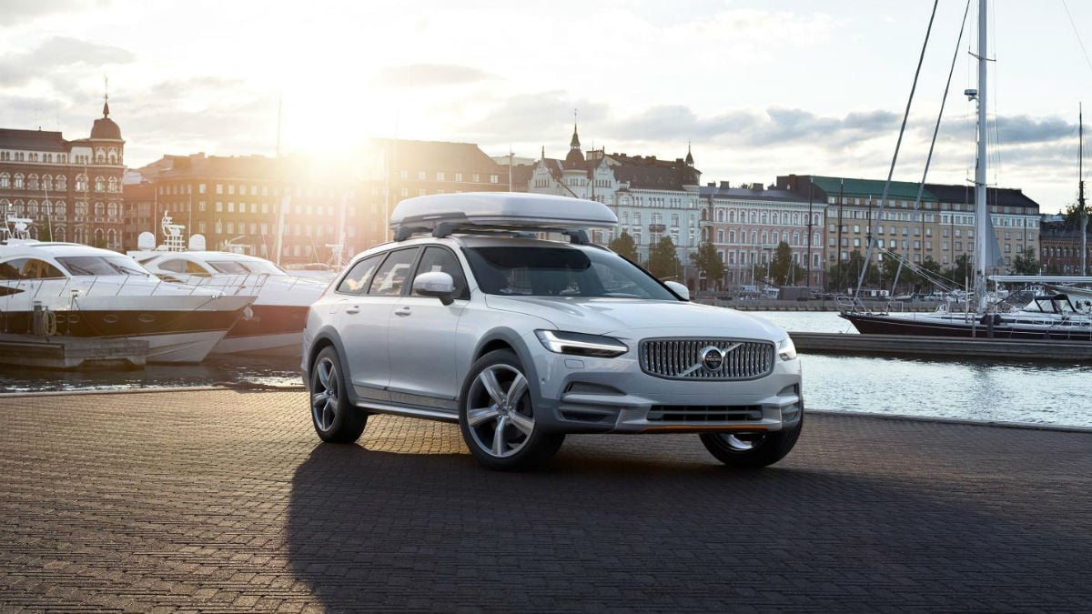 Volvo aprovecha el comienzo de la Volvo Ocean Race para lanzar una edición especial del V90 Cross Country.