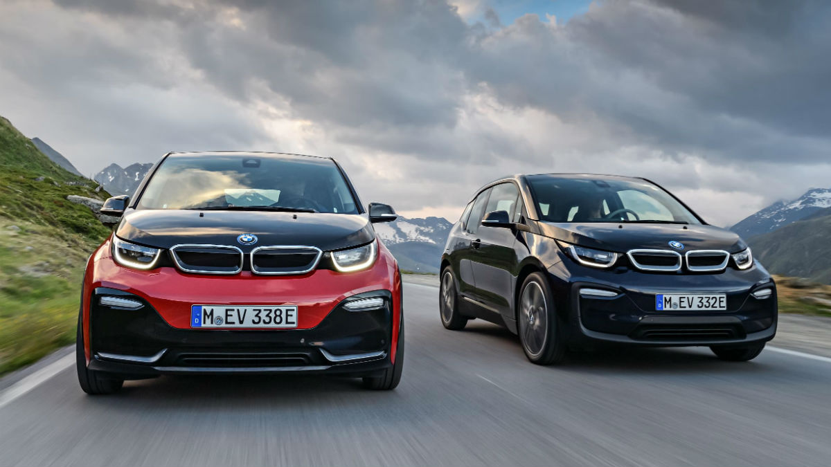 BMW ha anunciado los precios para España del nuevo i3, que gracias a su batería puede llegar a recorrer 300 kilómetros entre cargas.