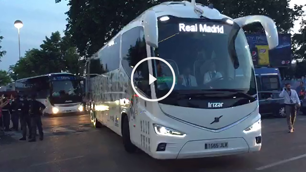 Cientos de madridistas aclamaron al Real Madrid en Milán