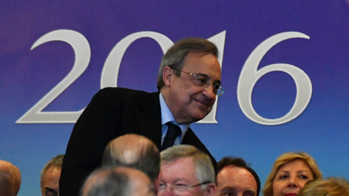 Florentino Pérez, en el palco de San Siro. (AFP)
