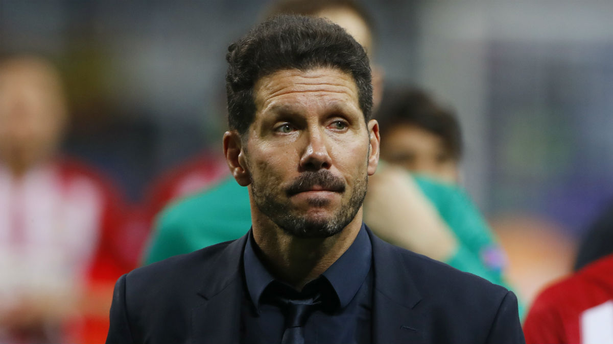 Simeone, decepcionado tras la derrota.  (Reuters)
