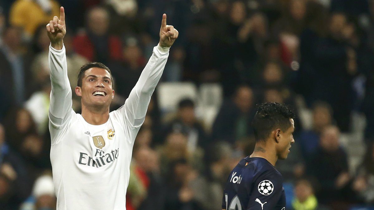 Cristiano Ronaldo celebra uno de los cuatro goles que logró ante el Malmö. (AFP)
