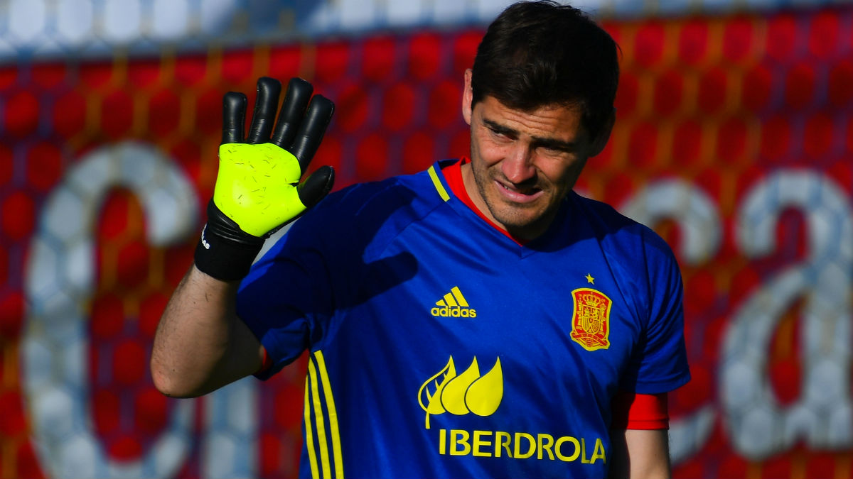 Iker Casillas, en un entrenamiento con la Selección. (Getty)