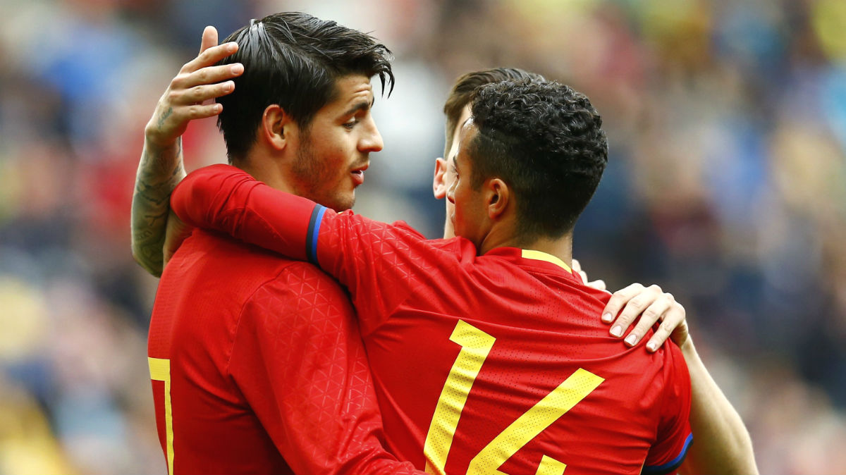 Morata celebra su primer gol con Thiago. (Reuters)