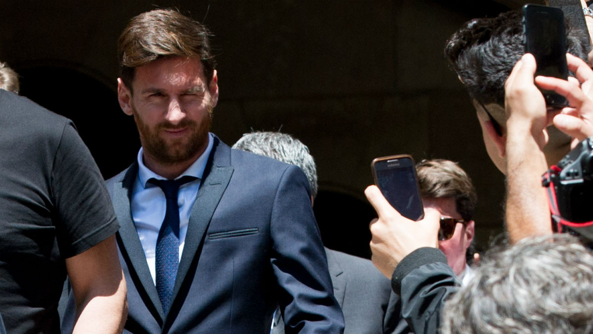 Messi a su salida del juzgado. (Getty)