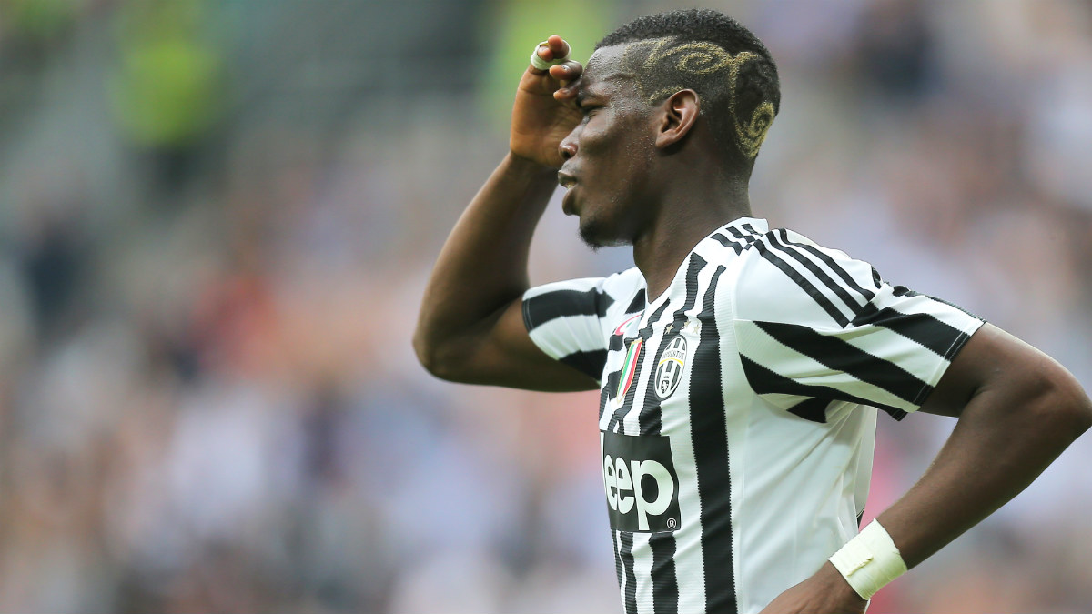 Pogba se lamenta en un partido de la Juventus. (AFP)