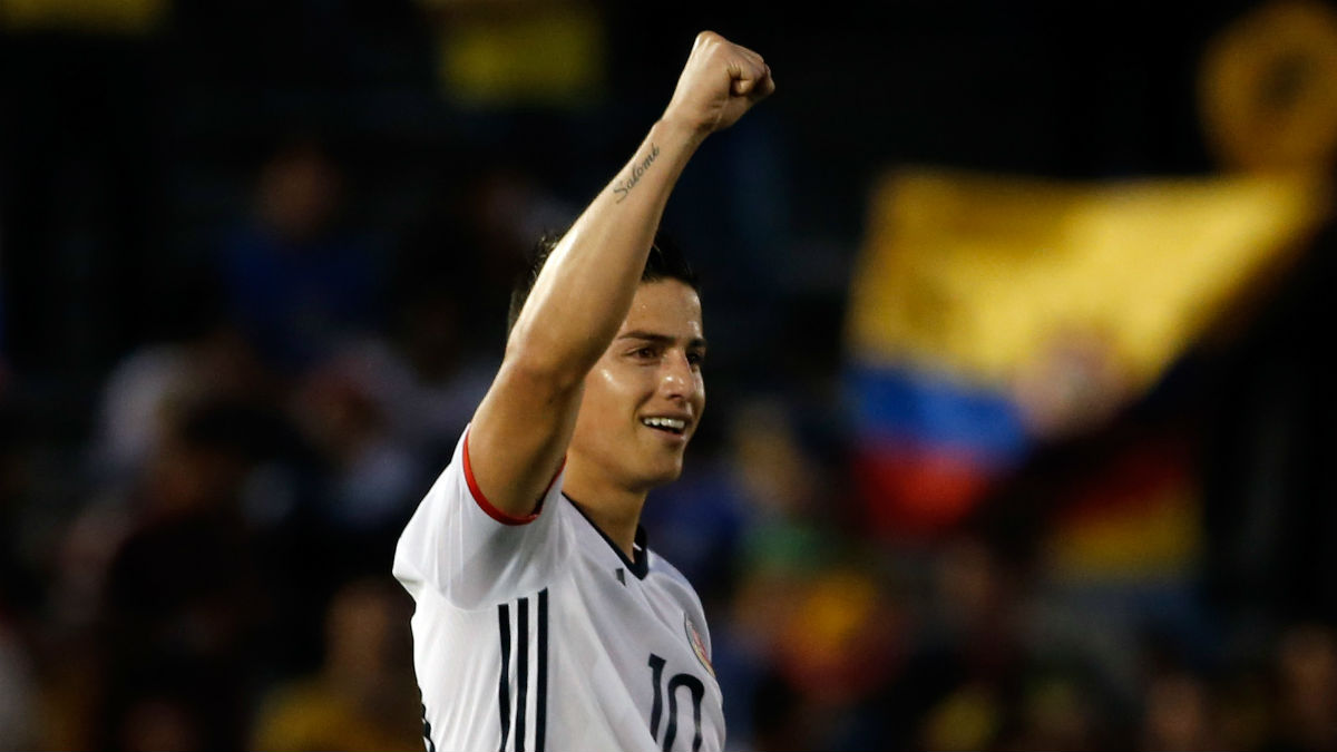 James Rodríguez, en el partido contra Paraguay. (EFE)