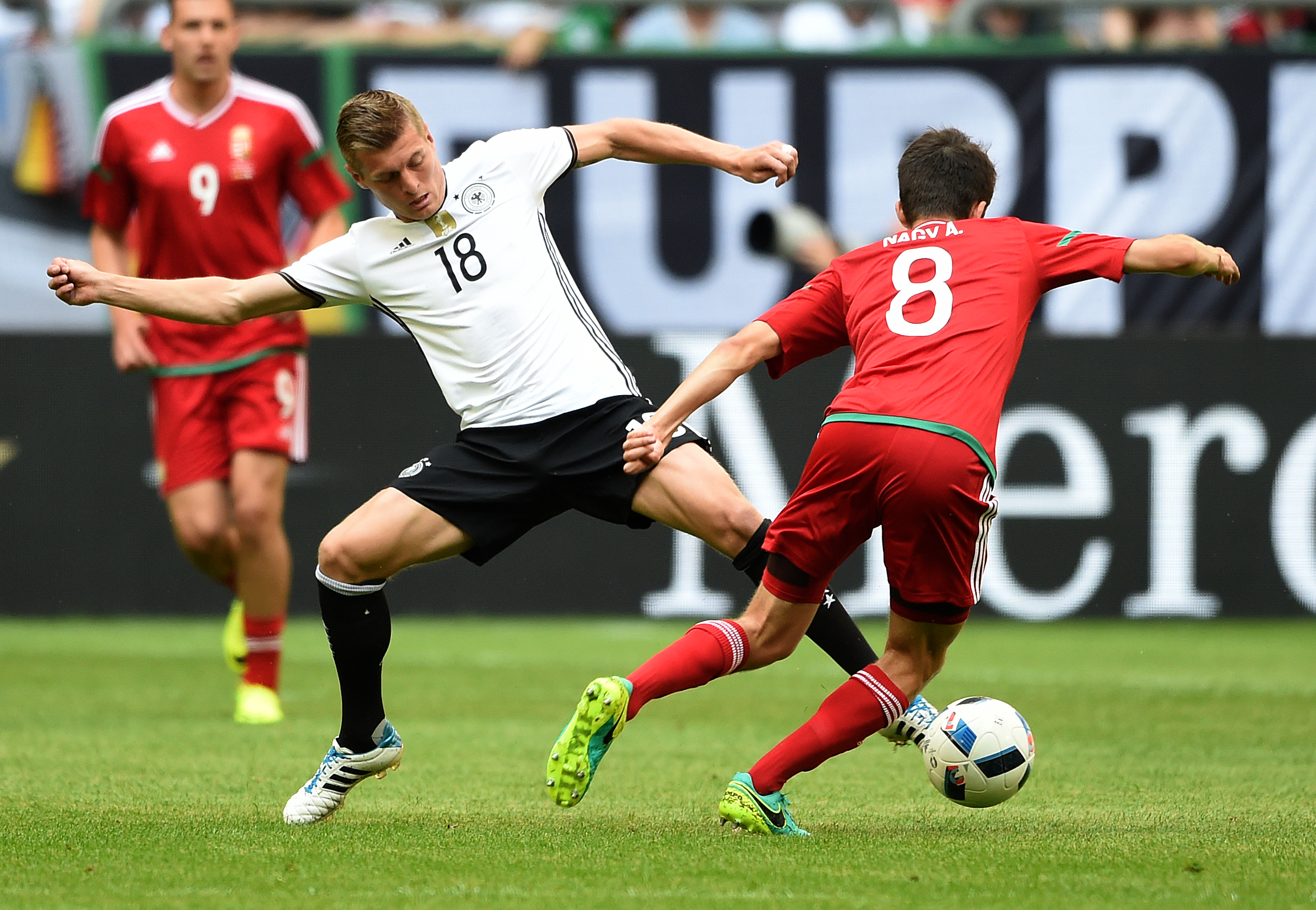 Kroos entró en el once ideal de la primera jornada de la Eurocopa. (AFP)