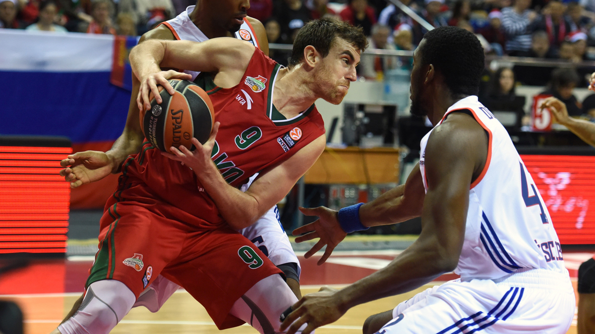 Claver, durante un partido de Euroliga frente al Efes.