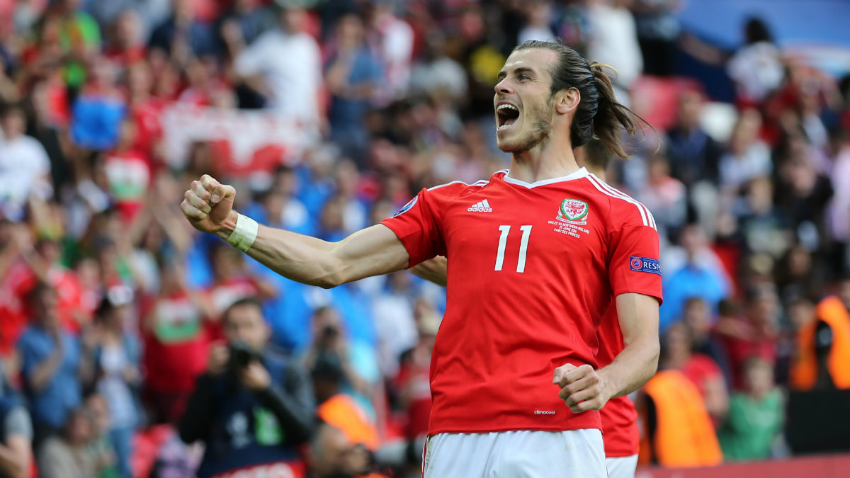 Gareth Bale celebra la eliminación de Irlanda del Norte. (Getty)