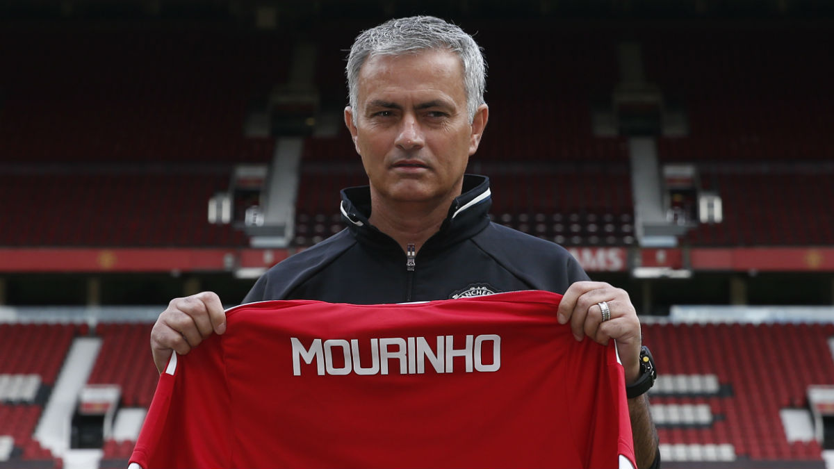 Mourinho fue presentado como entrenador del Manchester United. (Reuters)