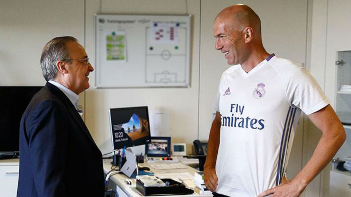 Florentino Pérez y Zidane en Valdebebas. (Realmadrid.com)