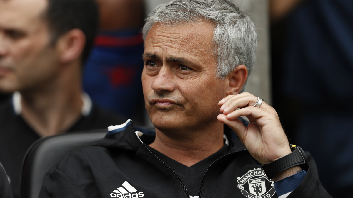 Mourinho durante su debut al frente del United. (Reuters)