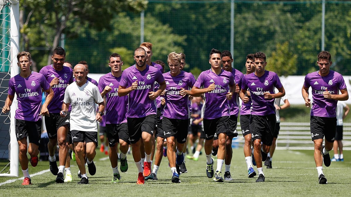 Pintus, corriendo junto a los jugadores en Montreal.