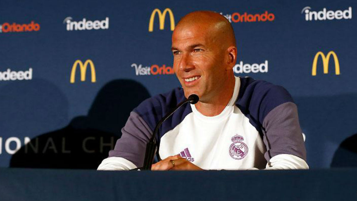 Zidane comparece en rueda de prensa. (Realmadrid.com)