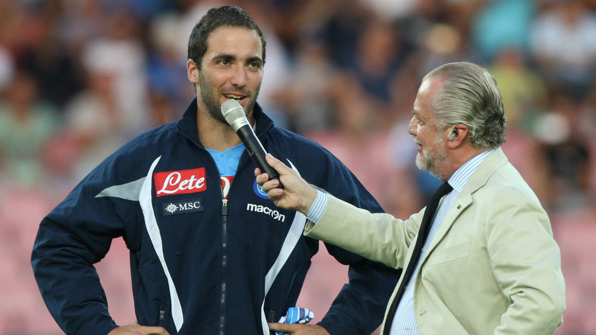 De laurentiis e Higuaín durante su etapa en el Nápoles. (Getty)