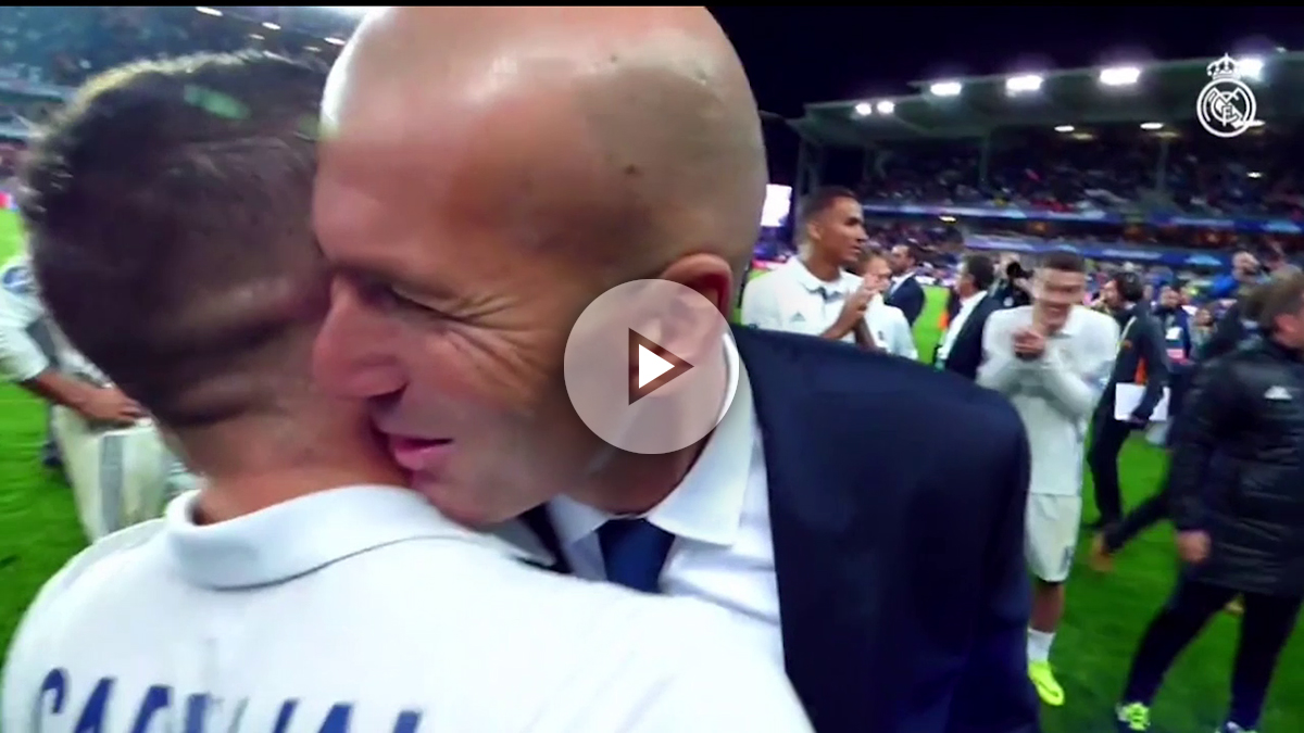 El detallazo de Zidane con sus jugadores tras ganar la Supercopa