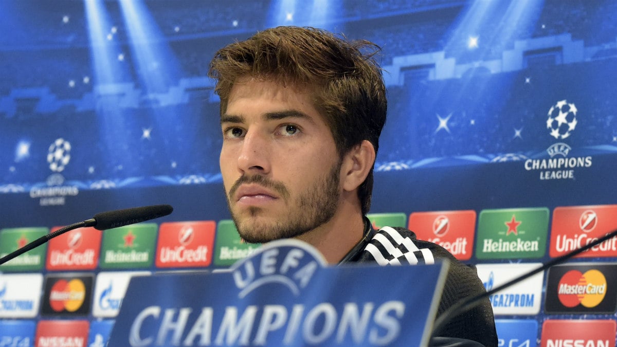 Lucas Silva, en una rueda de prensa con el Real Madrid. (AFP)