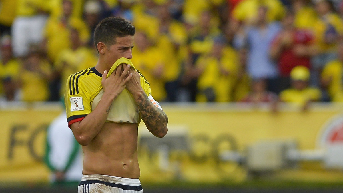 James Rodríguez, en un partido con Colombia. (AFP)