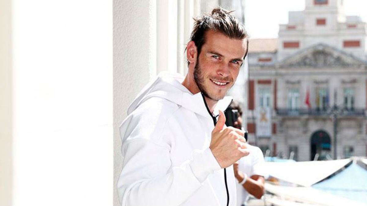 Gareth Bale presenta una sudadera diseñada por él de Adidas. (Realmadrid.com)