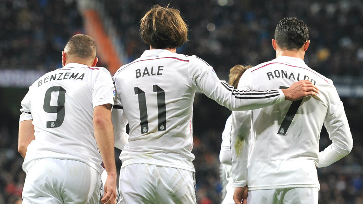 Benzema, Bale y Cristiano Ronaldo, en el Bernabéu. (AFP)