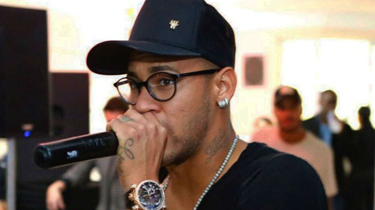 Neymar se pasa a la música. (Twitter)