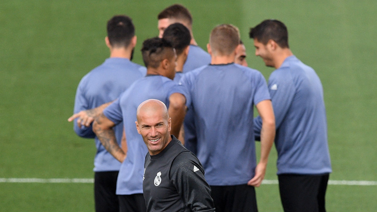 Zidane, en un entrenamiento del Real Madrid. (AFP)
