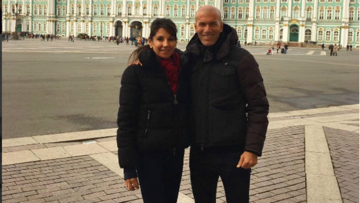 Zidane posa junto a su esposa en San Petersburgo. (Instagram)