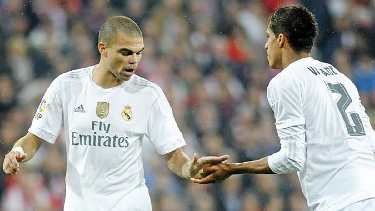 Pepe y Varane, durante un partido de la pasada temporada.