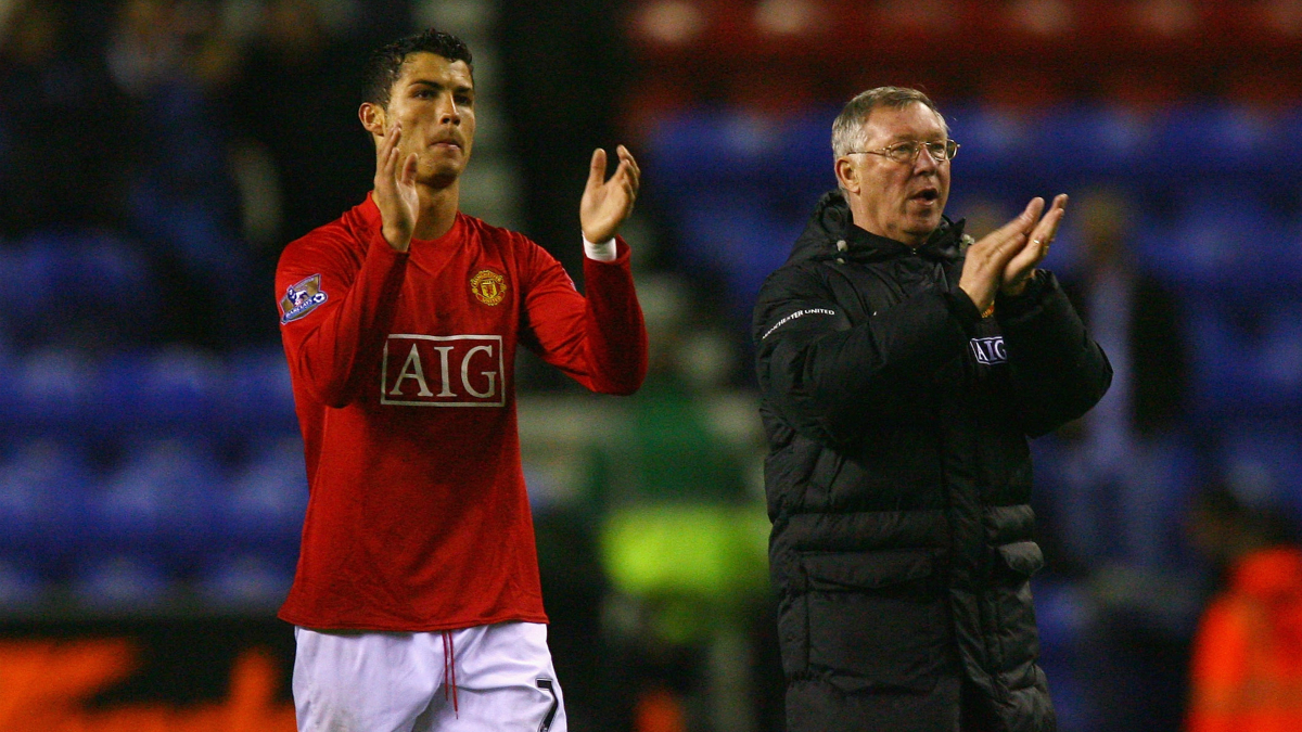 Cristiano Ronaldo y Alex Ferguson, tras un partido con el Manchester United. (Getty)