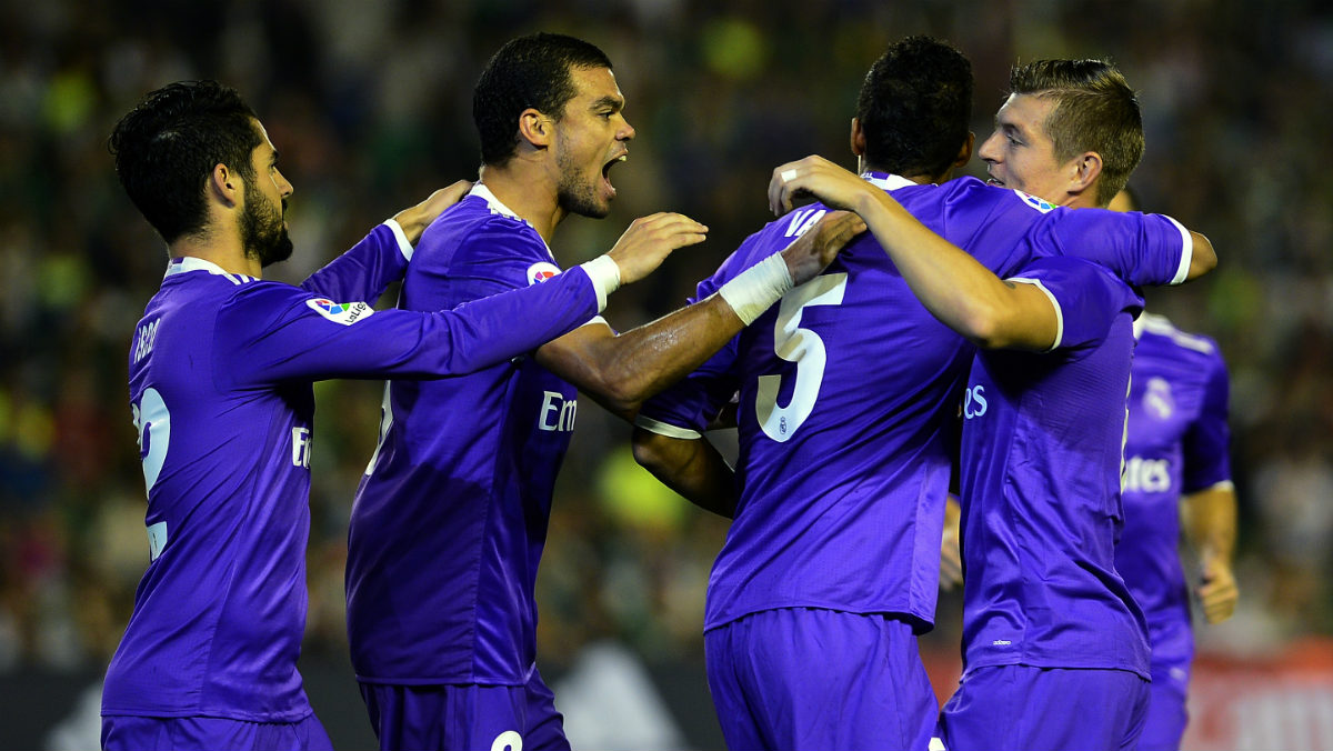 Los jugadores del Real Madrid celebran el 0-1. (AFP)