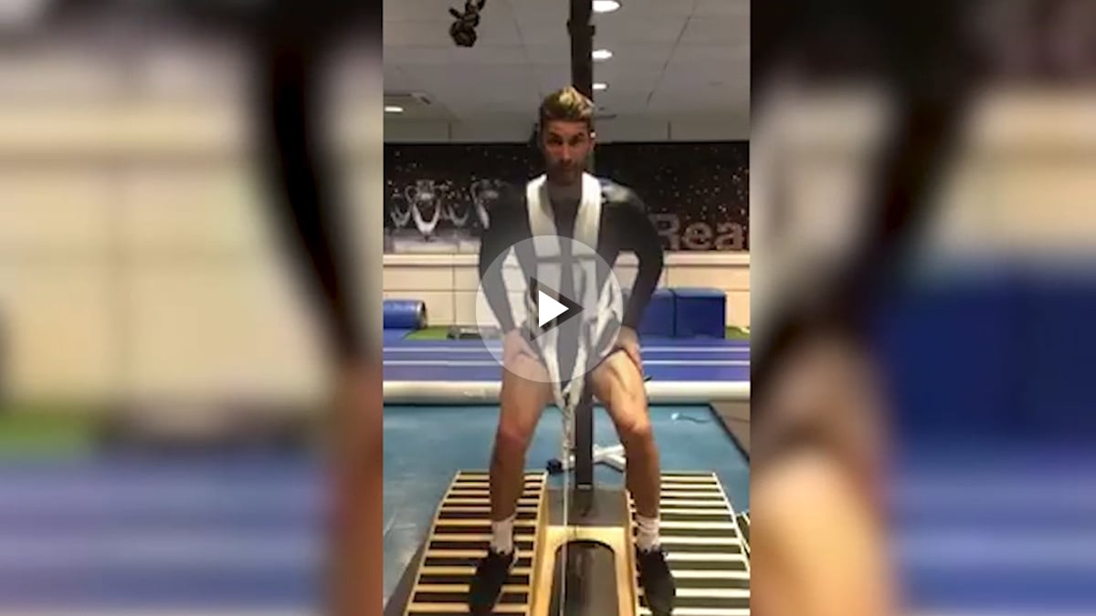 Sergio Ramos trabajando en el gimnasio.