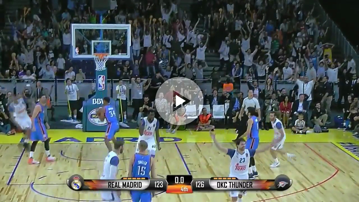 Sergio Llull celebra su triple desde ocho metros.