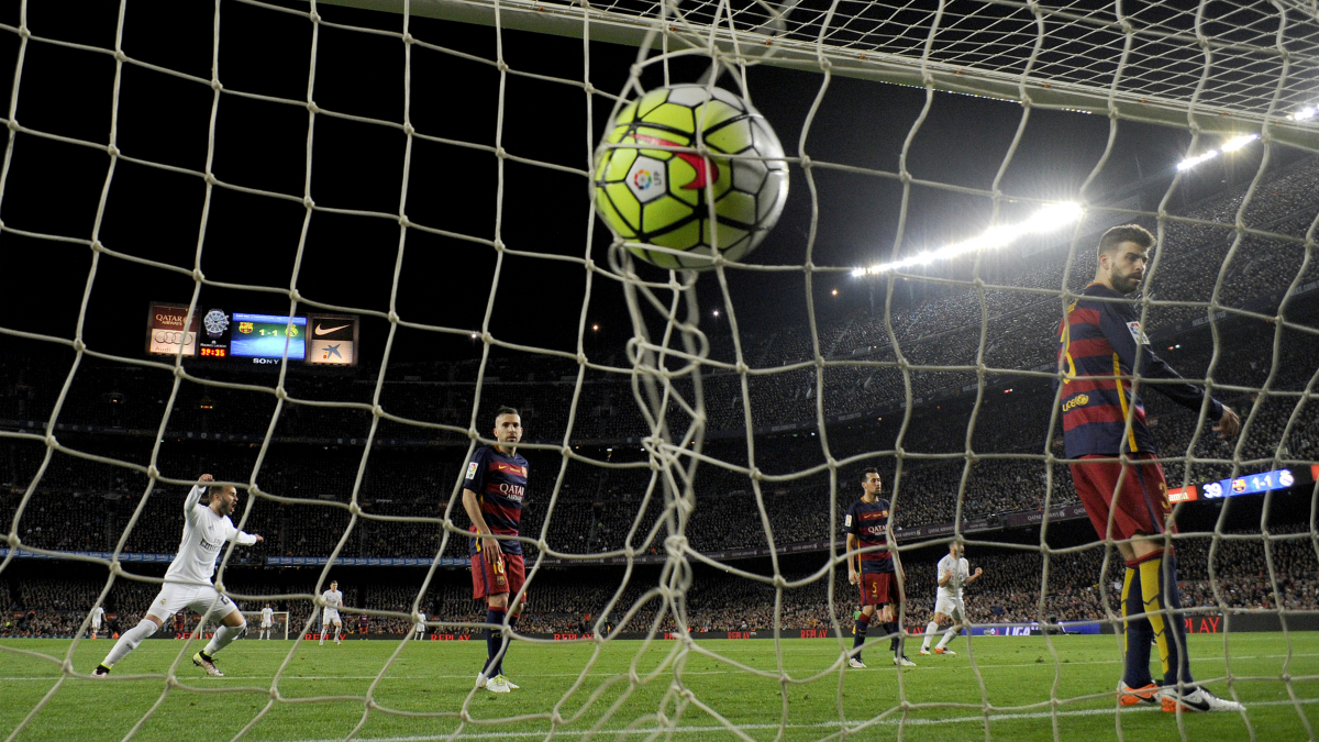 El Real Madrid anota el gol de la victoria en el último Clásico. (Getty)