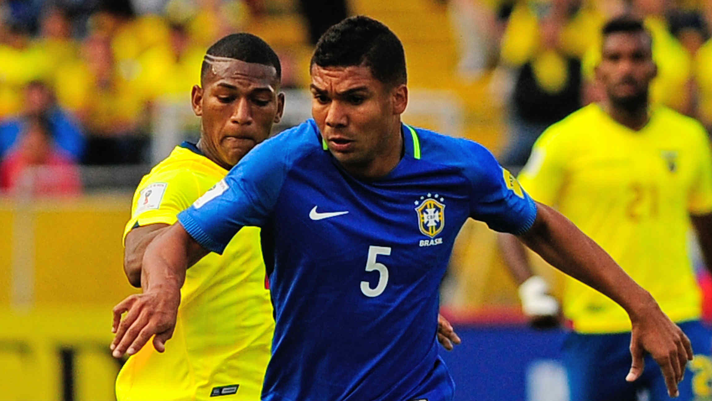 Casemiro, en un partido con Brasil. (AFP)