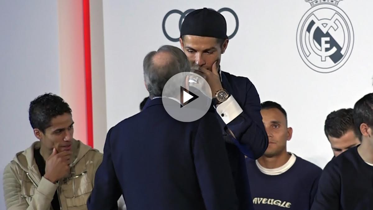 Cristiano Ronaldo habla con Florentino Pérez.