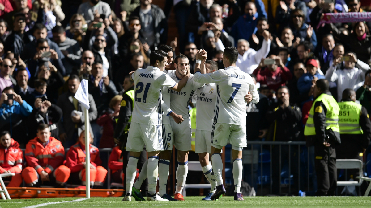 Los jugadores del Madrid celebran un gol. (AFP)