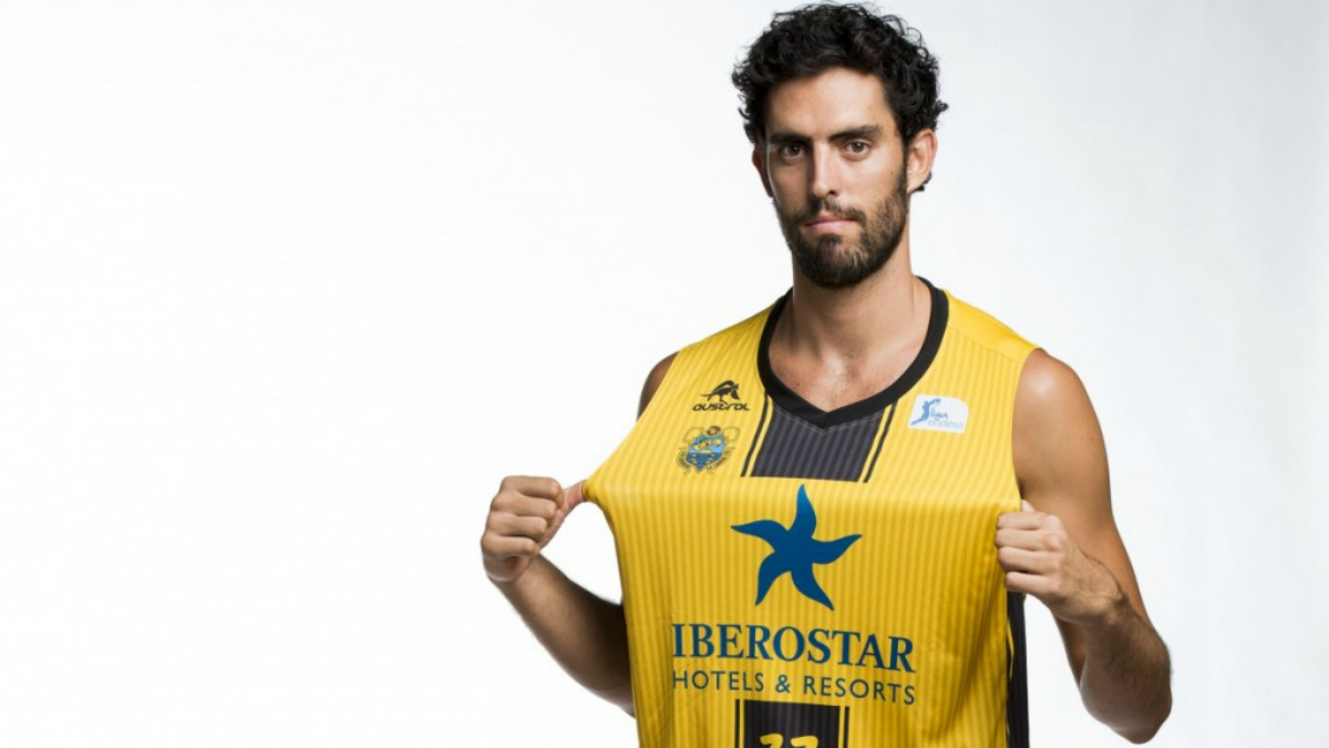 Javier Beirán, en una sesión de fotos. (ACB)