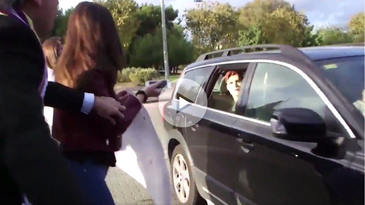 El maniquí de Cristiano Ronaldo subido a un coche en el programa Crackovia de TV3.