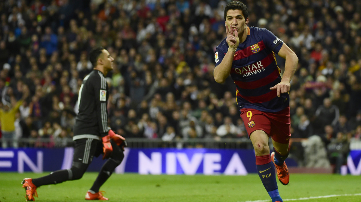 Luis Suárez celebra un gol en el Bernabéu la pasada temporada. (AFP)