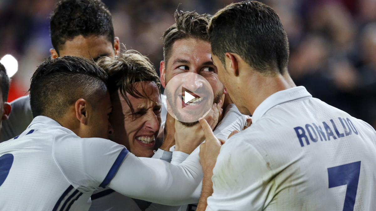 Locura con Ramos para celebrar su milagro en el Camp Nou