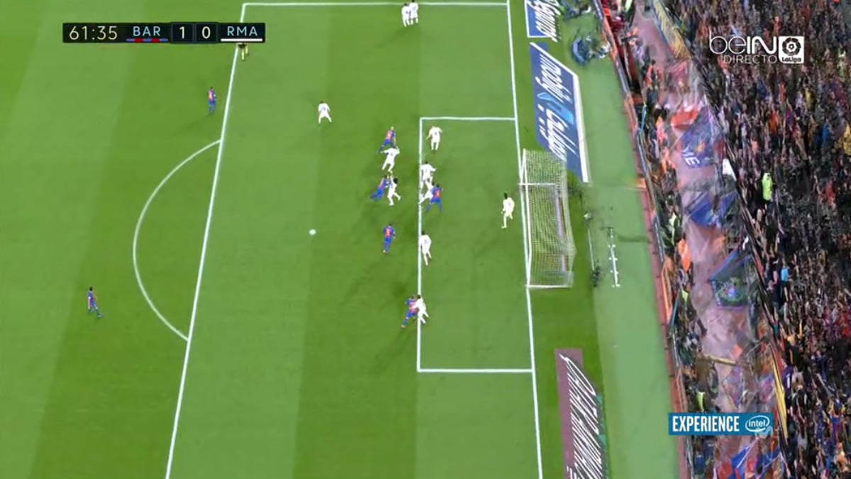 Luis Suárez remató en fuera de juego como demuestra la repetición.