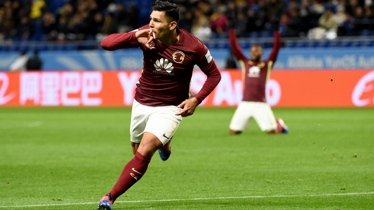 Romero celebra uno de sus dos goles. (AFP)