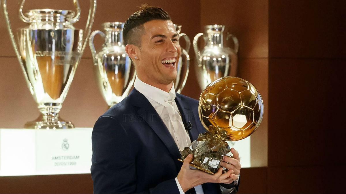 Cristiano Ronaldo Recibi El Bal n De Oro En El Coraz n Del Bernab u