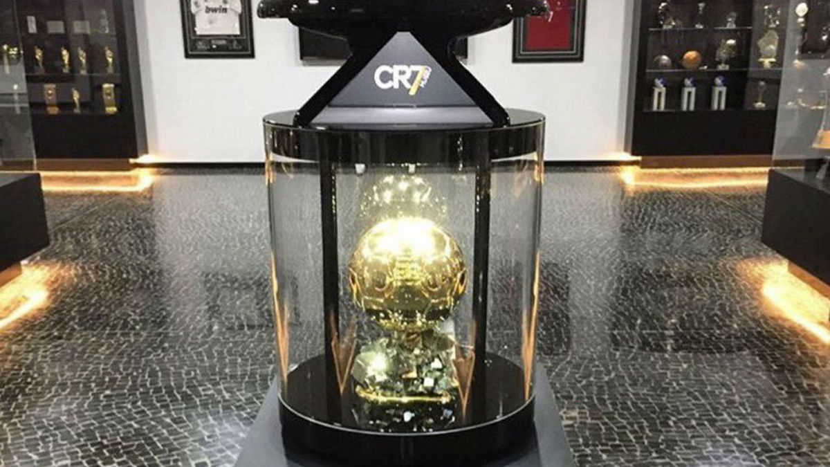 El cuarto Balón de Oro de Cristiano Ronaldo ya está en su museo. (Twitter)