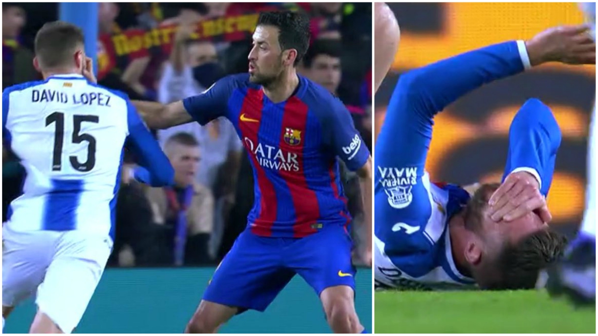 La agresión de Busquets a David López en el Barcelona vs Espanyol.