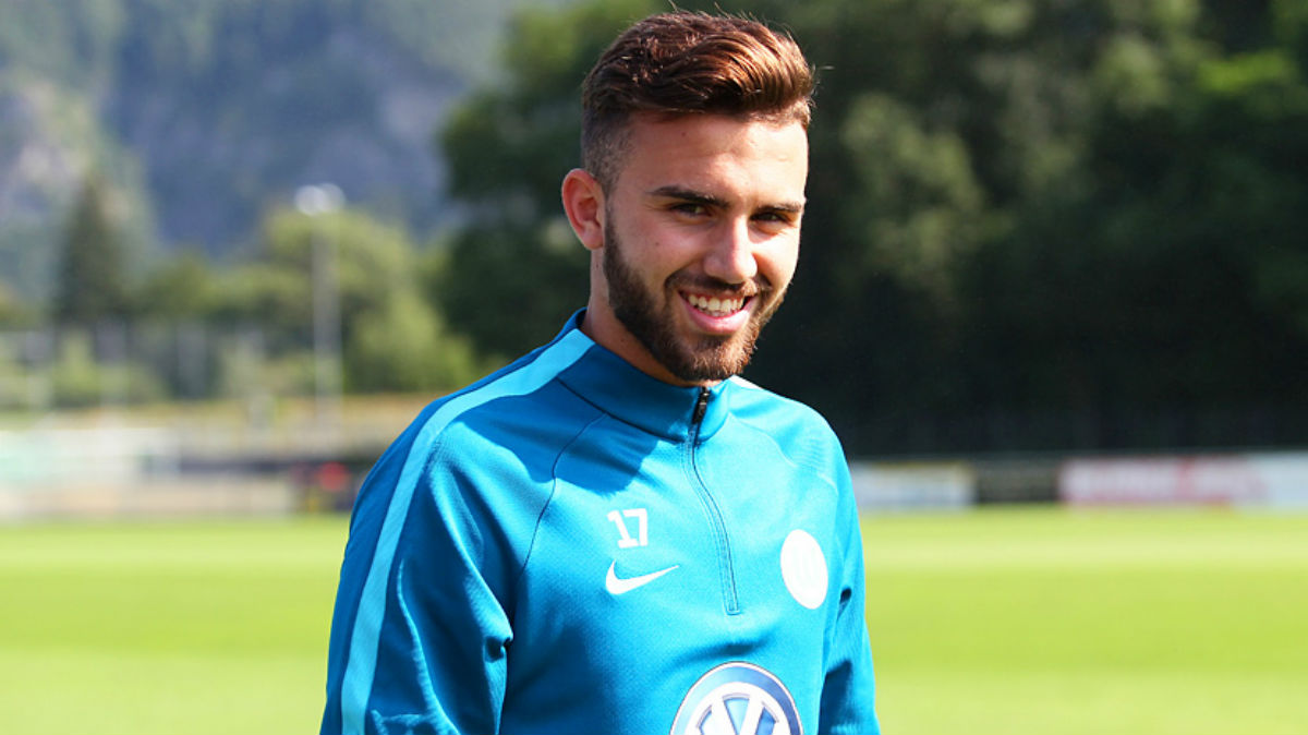 Borja Mayoral posa en un entrenamiento con el Wolfsburgo.