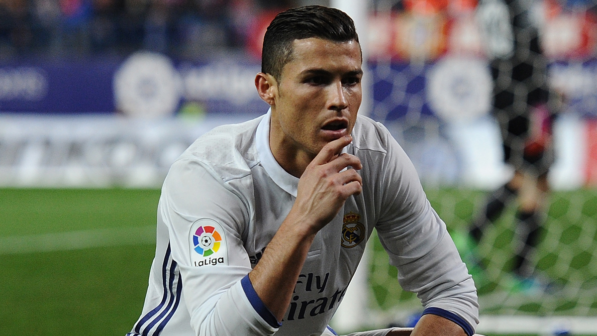 Cristiano Ronaldo, desafiante al celebrar un gol en el Calderón.