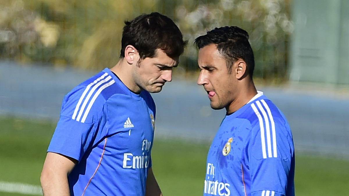 Iker Casillas junto a Keylor Navas durante su etapa en el Real Madrid. (AFP)