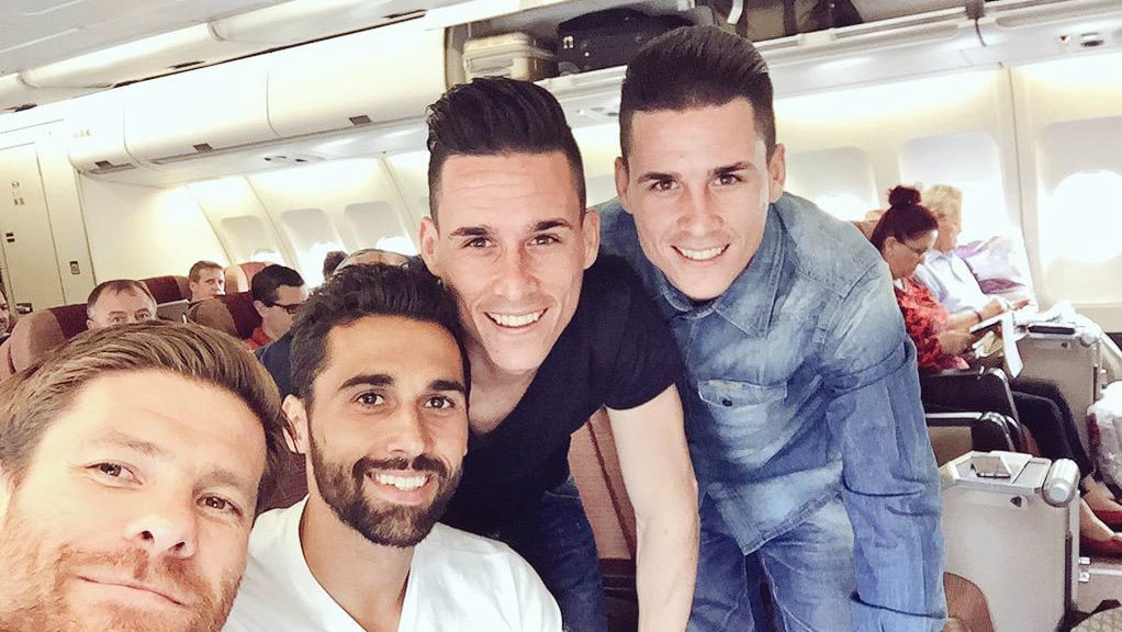 Arbeloa, junto a Xabi Alonso y los hermanos Callejón.